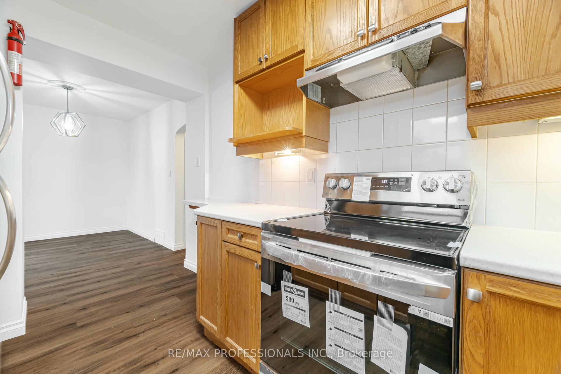 Photo 12 of 170 East 33rd Street E, Hamilton, Raleigh — HOMEH