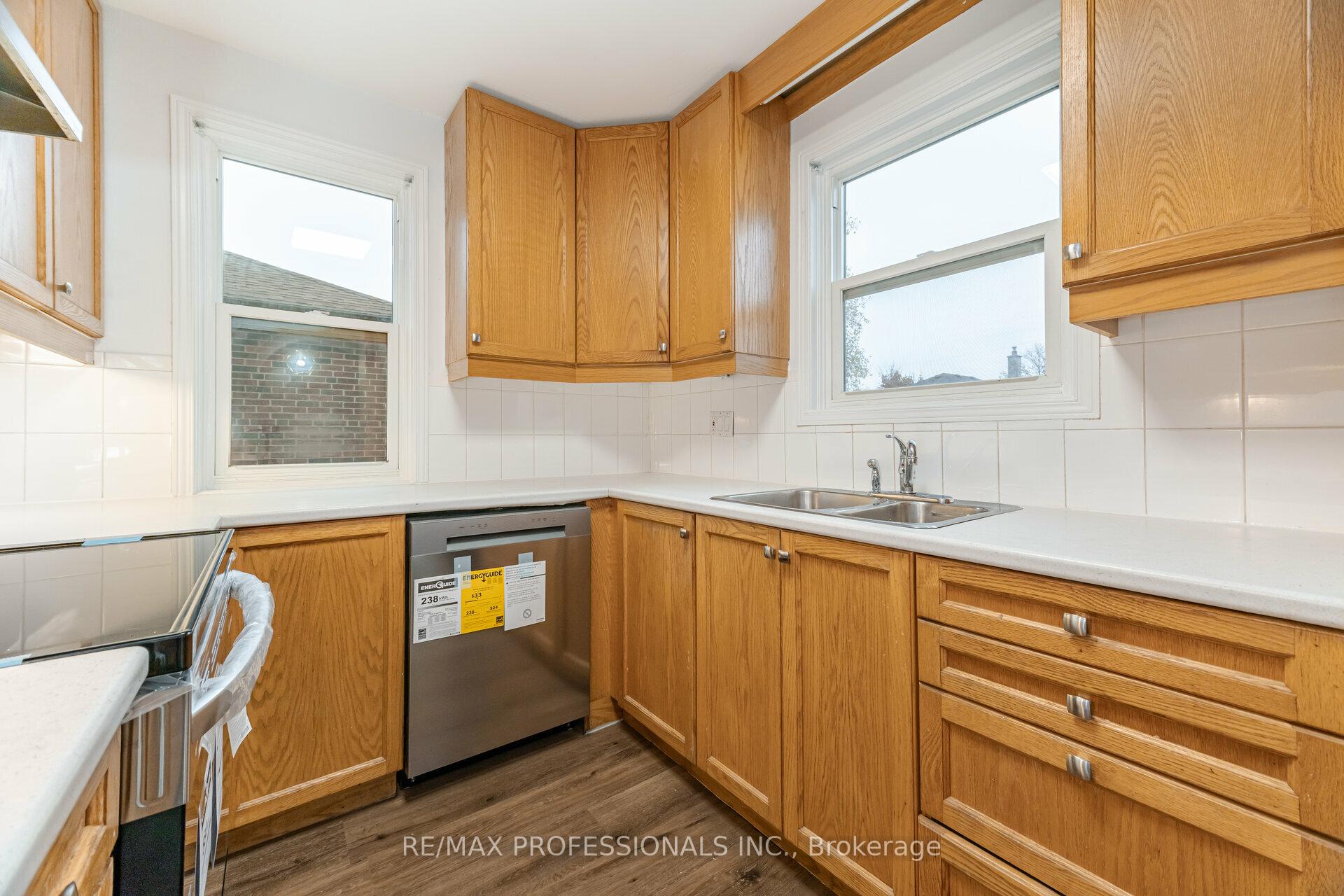 Photo 14 of 170 East 33rd Street E, Hamilton, Raleigh — HOMEH