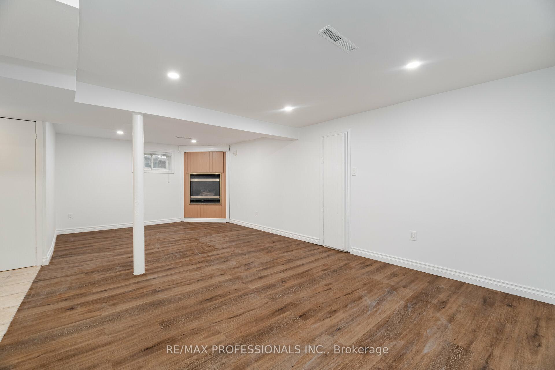Photo 27 of 170 East 33rd Street E, Hamilton, Raleigh — HOMEH