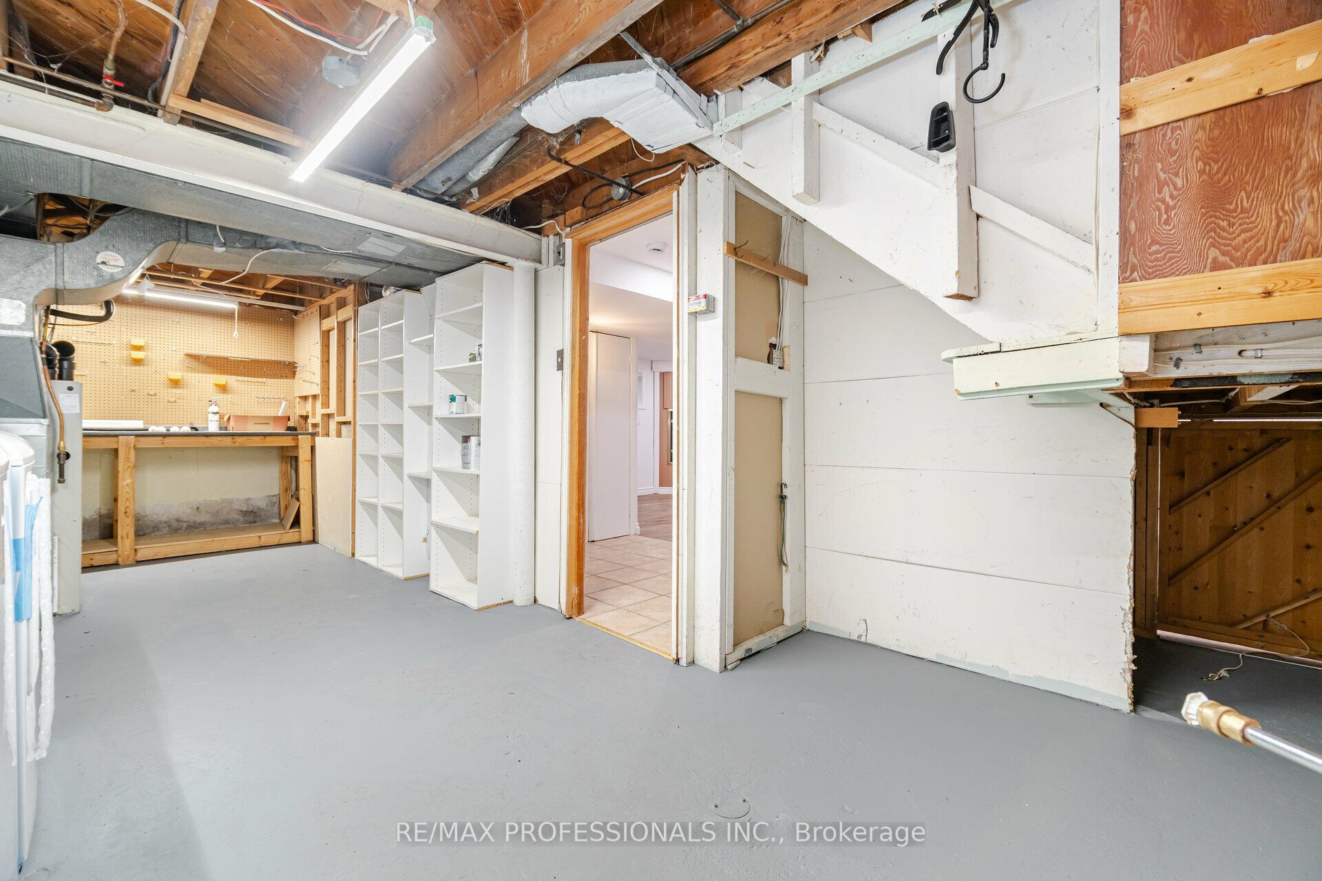 Photo 32 of 170 East 33rd Street E, Hamilton, Raleigh — HOMEH