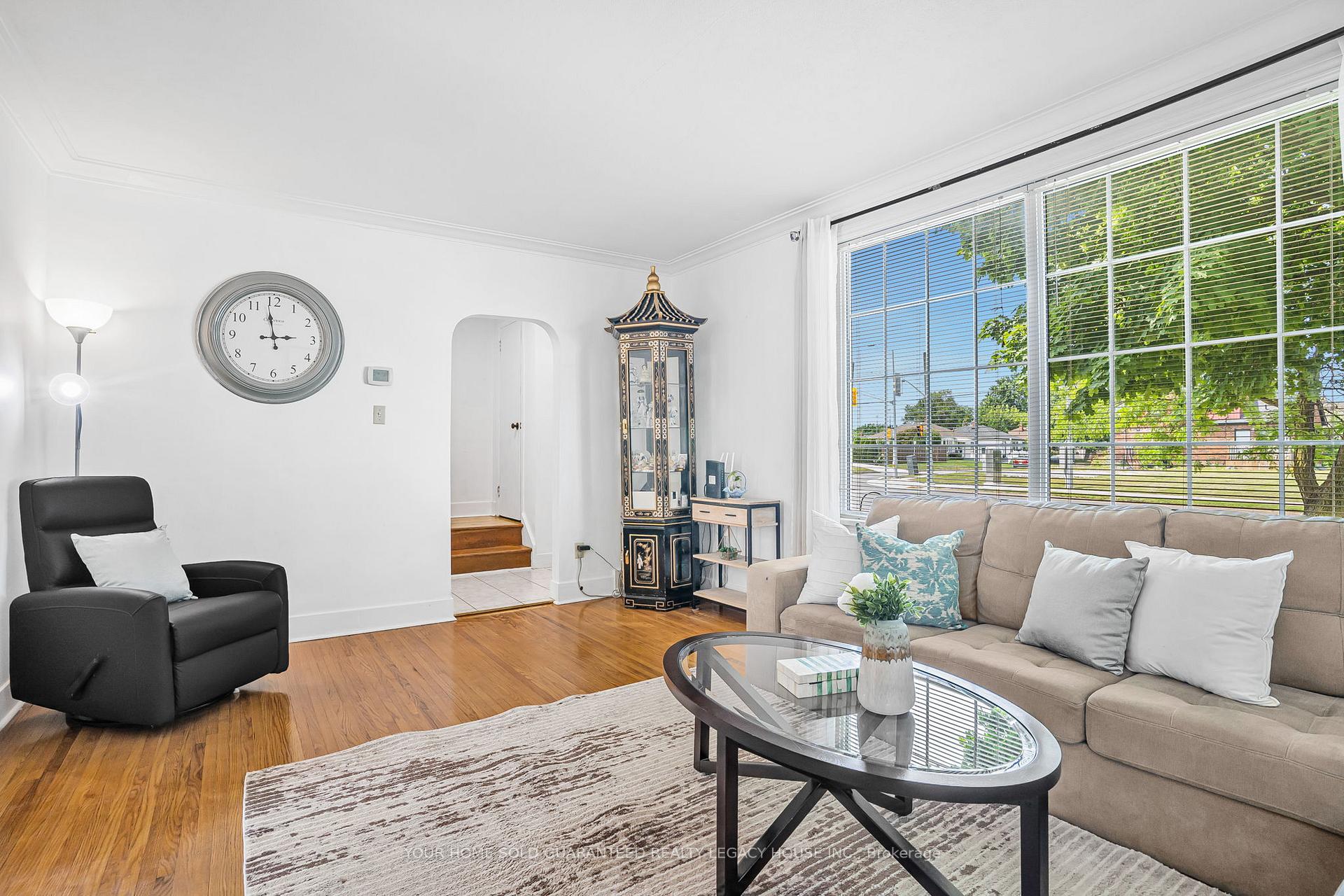 Photo 6 of 138 Westchester Crescent, St. Catharines, E. Chester — HOMEH