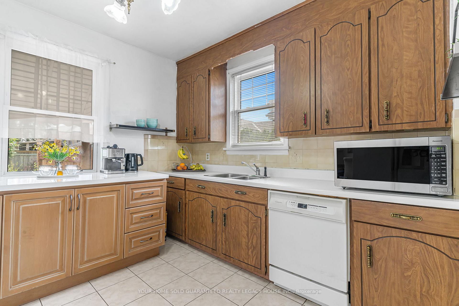 Photo 11 of 138 Westchester Crescent, St. Catharines, E. Chester — HOMEH