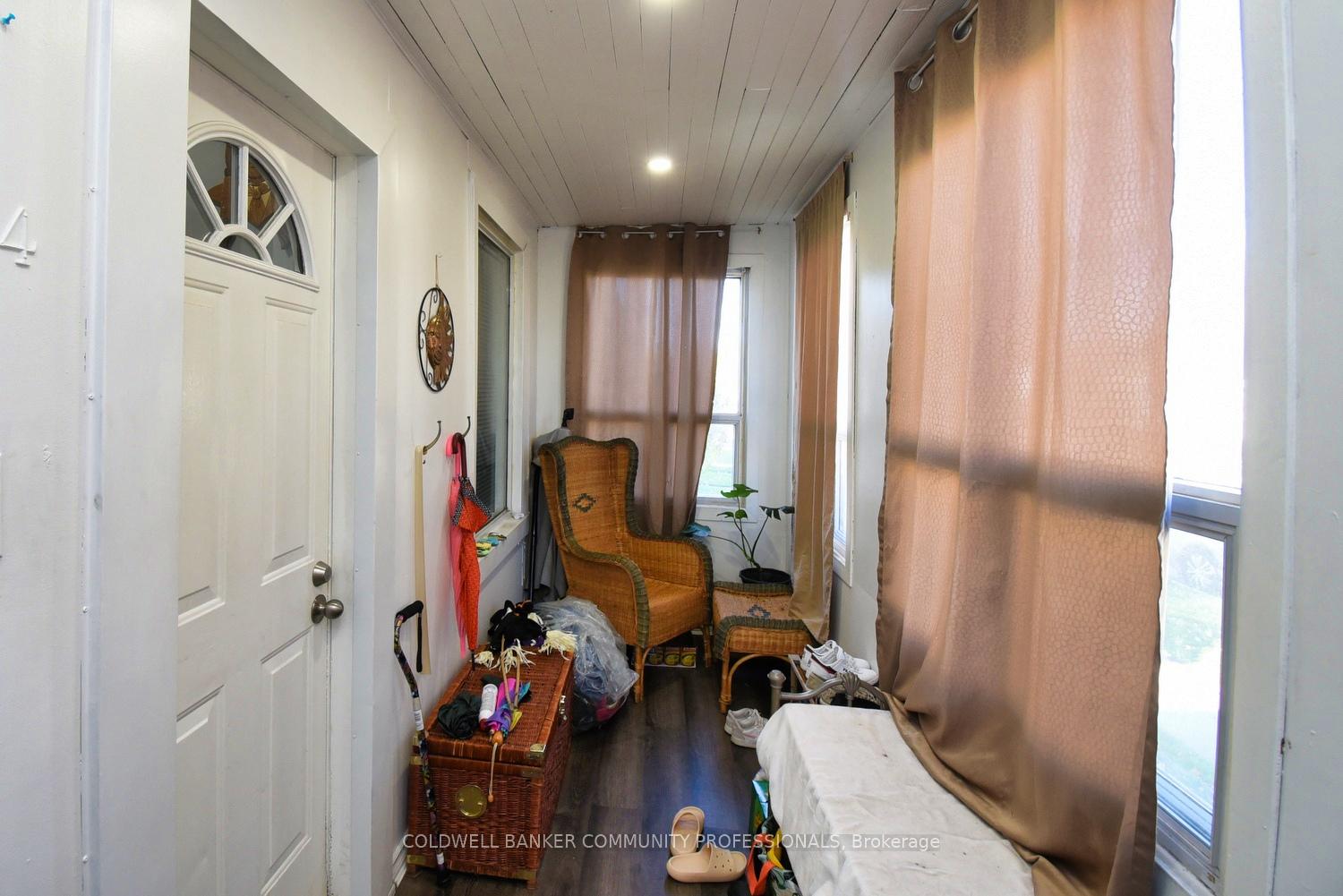 Photo 3 of 162 Newlands Avenue, Hamilton, Homeside — HOMEH
