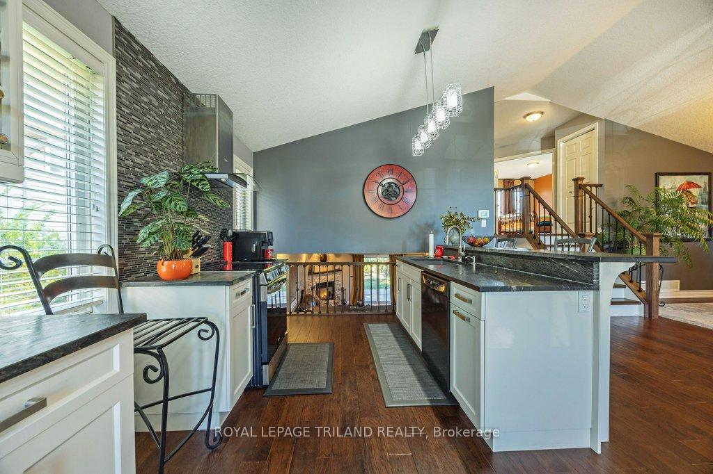 Photo 31 of 130 Axford Parkway, St. Thomas — HOMEH