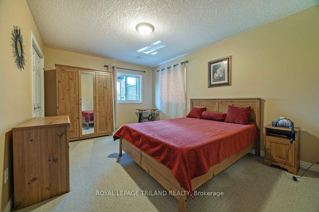 Photo 42 of 130 Axford Parkway, St. Thomas — HOMEH