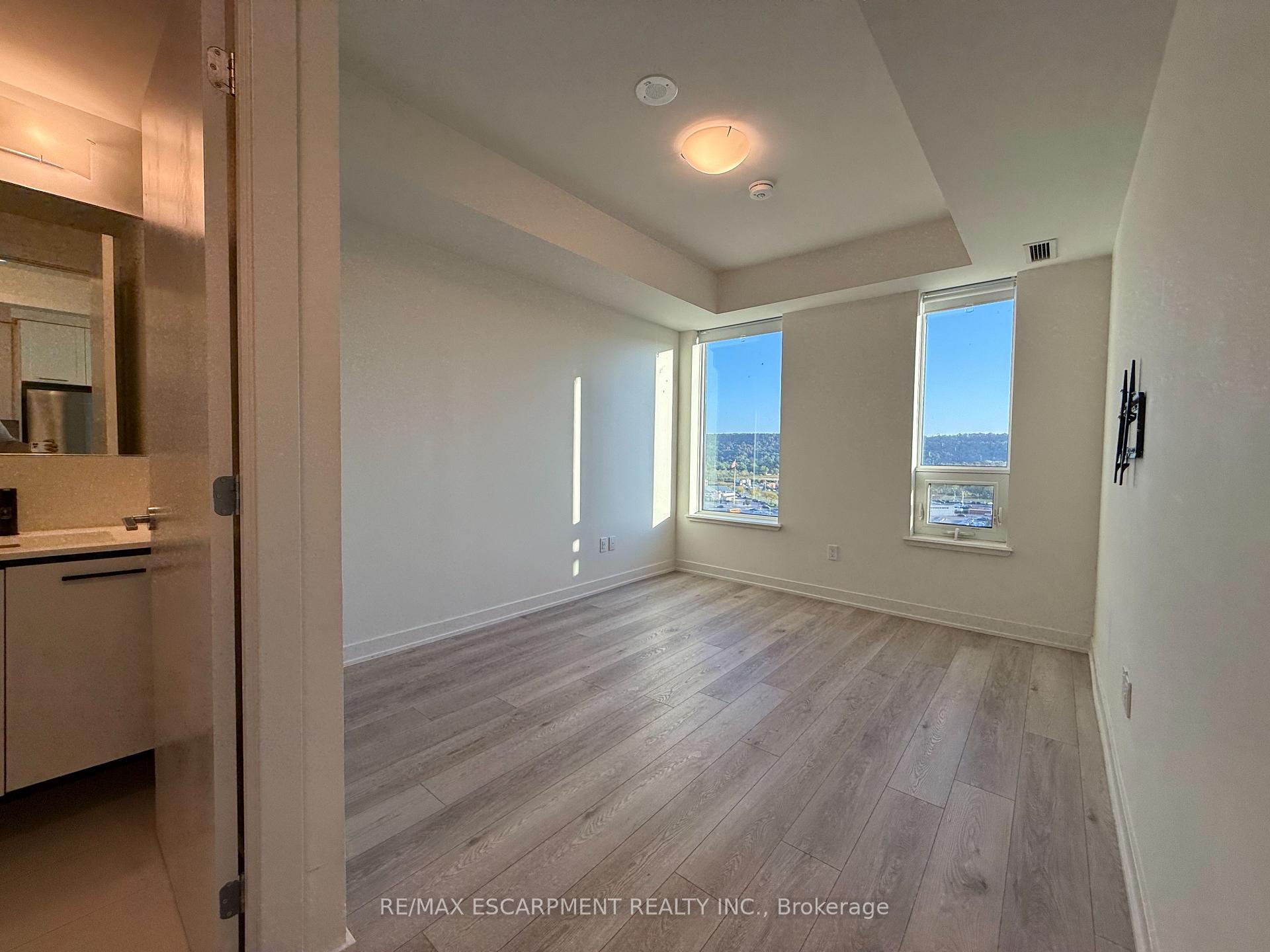 Photo 10 of Unit 1212, 385 Winston Road, Grimsby, Grimsby Beach — HOMEH