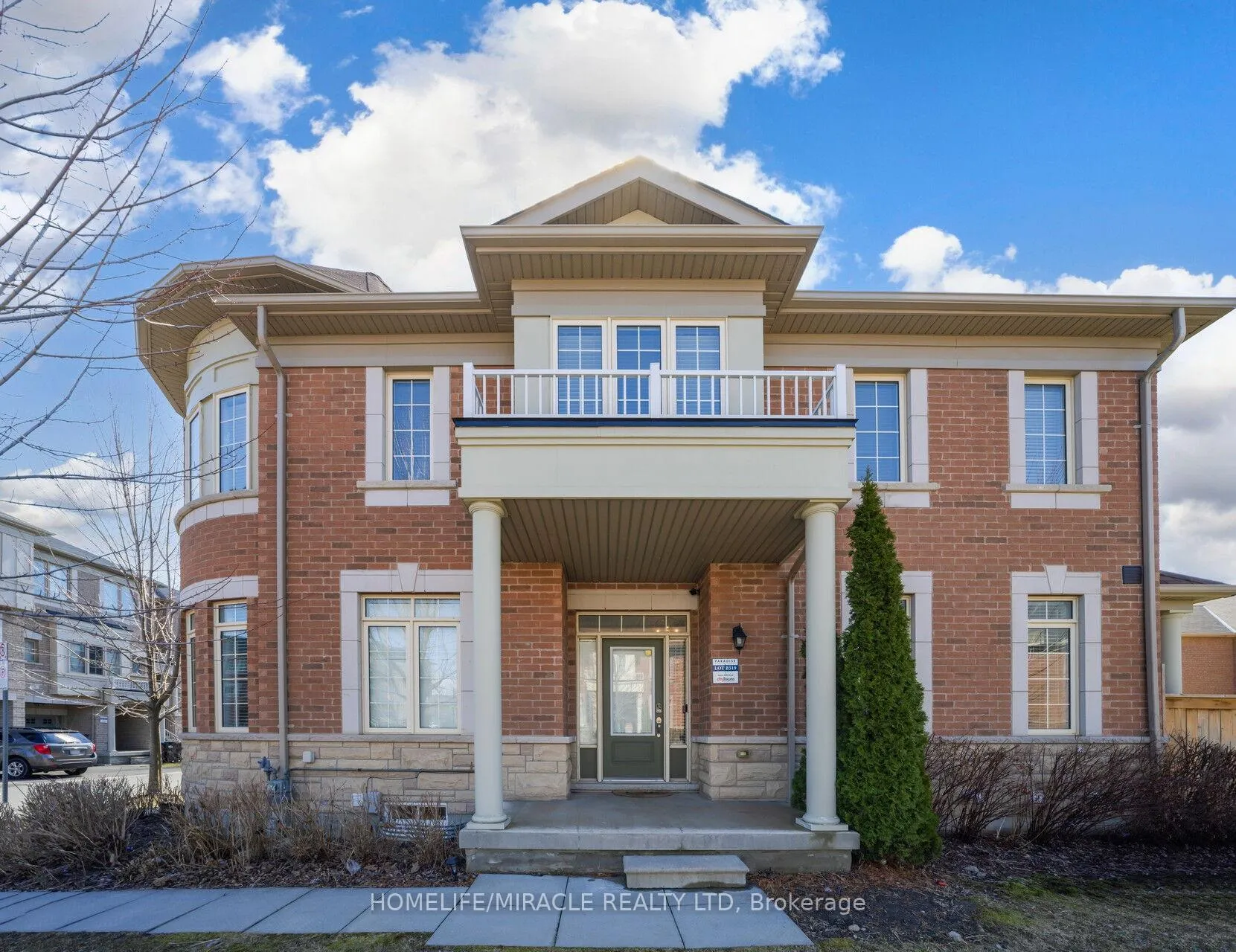 Photo 3 of 2 Aspen Hills Road, Brampton, Credit Valley — HOMEH