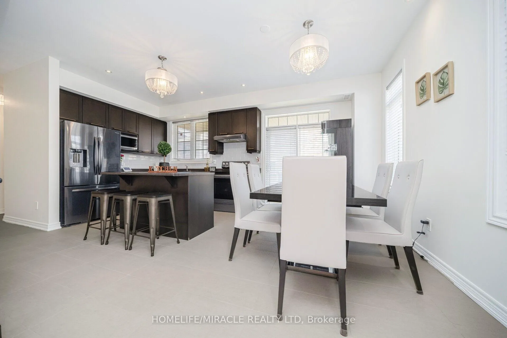Photo 10 of 2 Aspen Hills Road, Brampton, Credit Valley — HOMEH