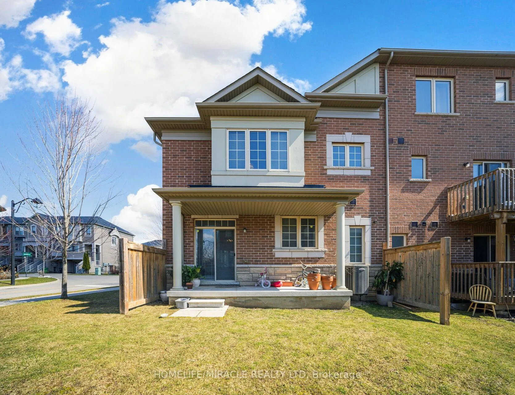 Photo 38 of 2 Aspen Hills Road, Brampton, Credit Valley — HOMEH