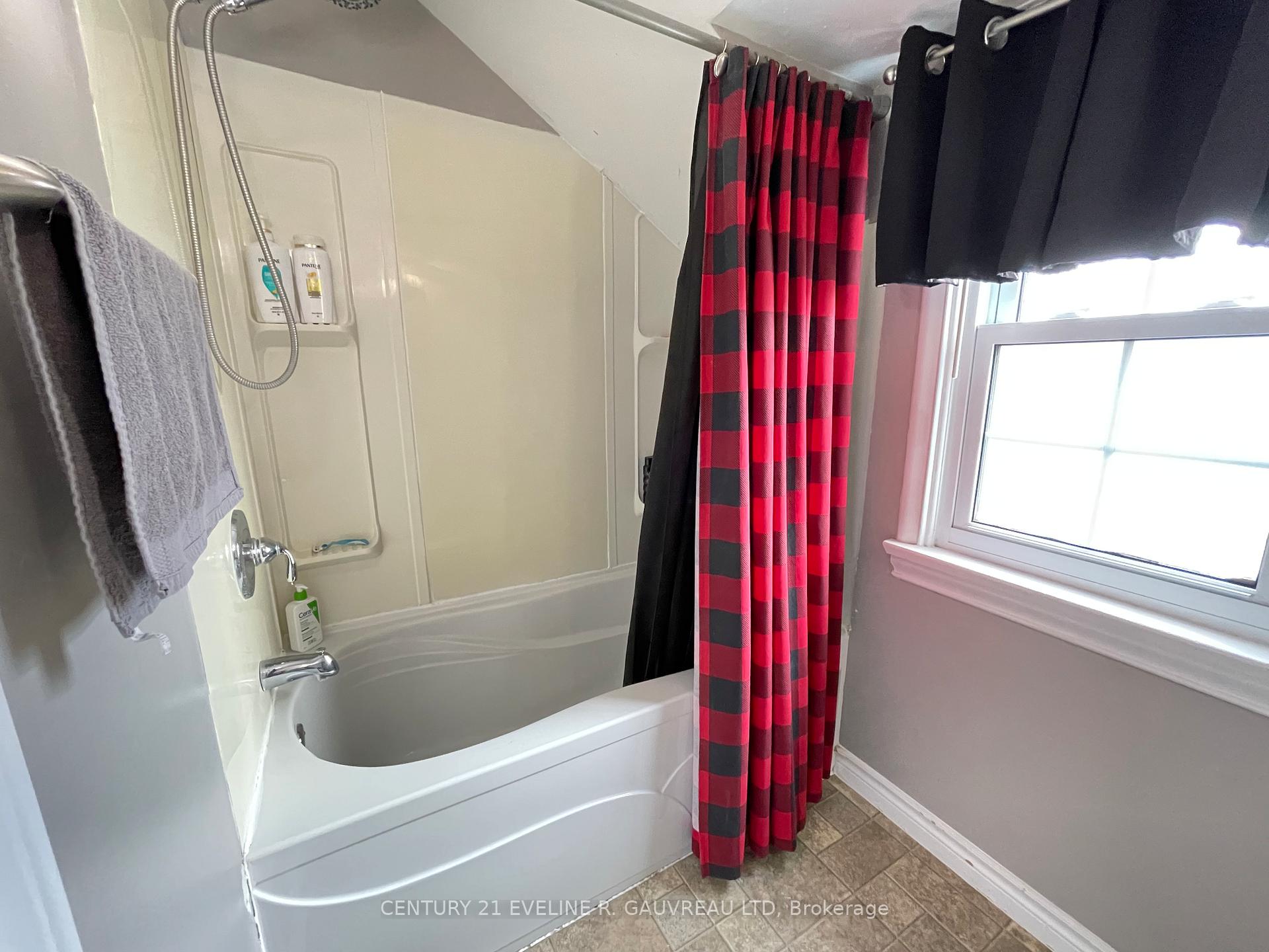 Photo 22 of 65 Dymond Crescent, Temiskaming Shores, New Liskeard — HOMEH