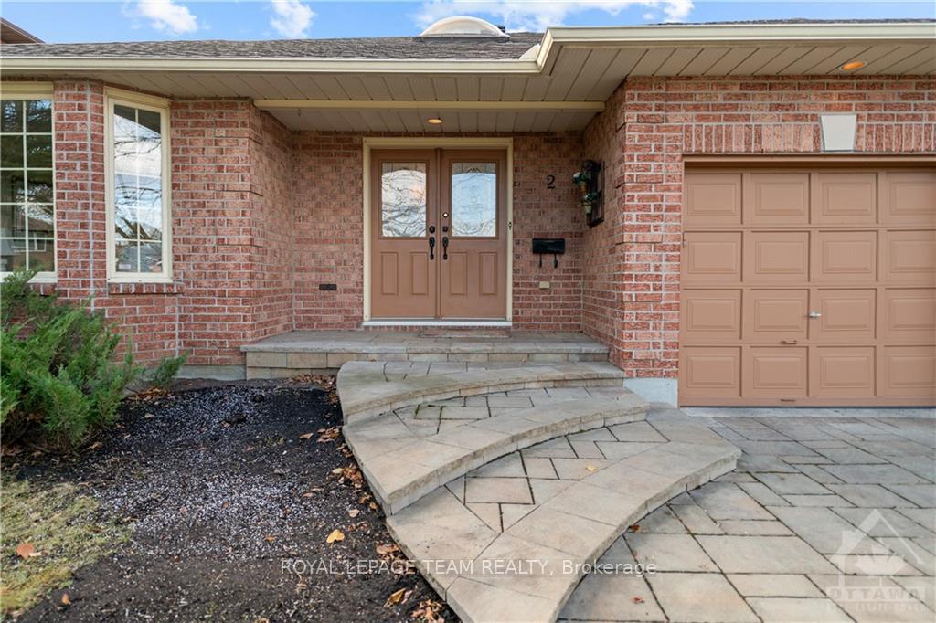 Photo 2 of 2 Hesse Crescent, Ottawa, Stittsville (Central) — HOMEH