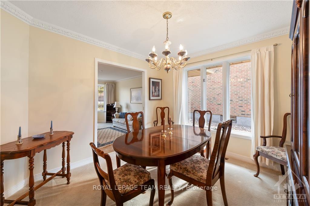Photo 5 of 2 Hesse Crescent, Ottawa, Stittsville (Central) — HOMEH