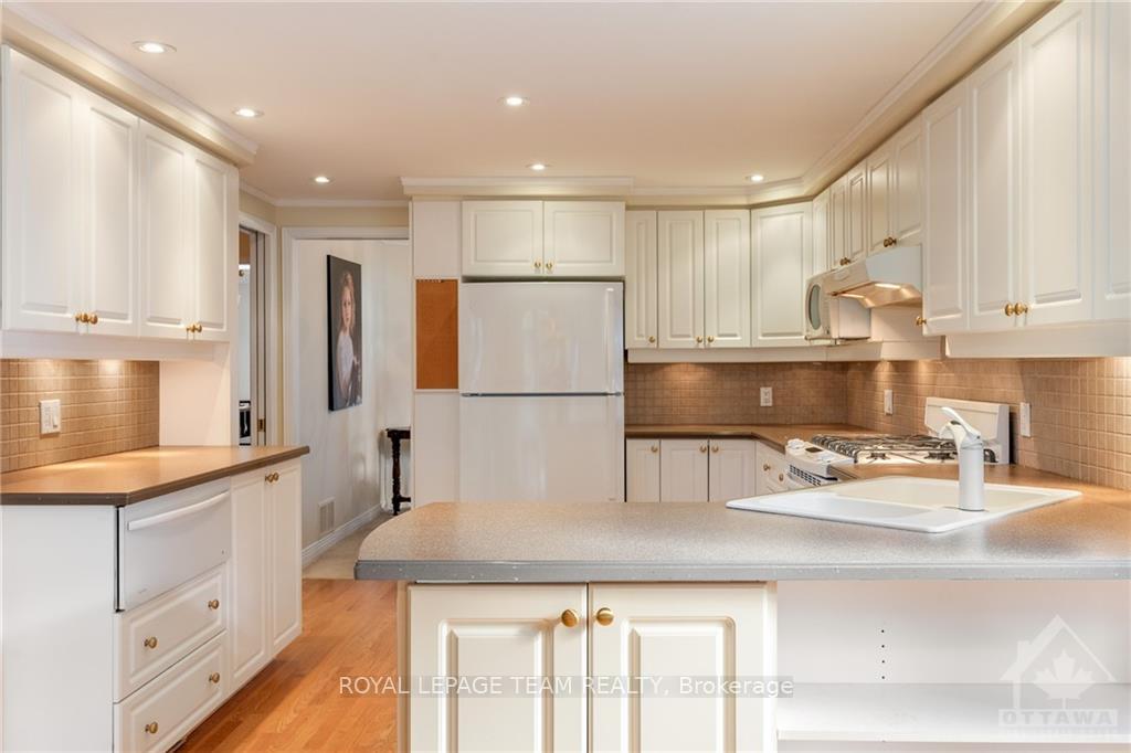 Photo 8 of 2 Hesse Crescent, Ottawa, Stittsville (Central) — HOMEH