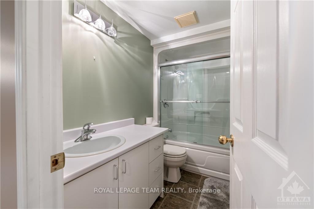 Photo 25 of 2 Hesse Crescent, Ottawa, Stittsville (Central) — HOMEH