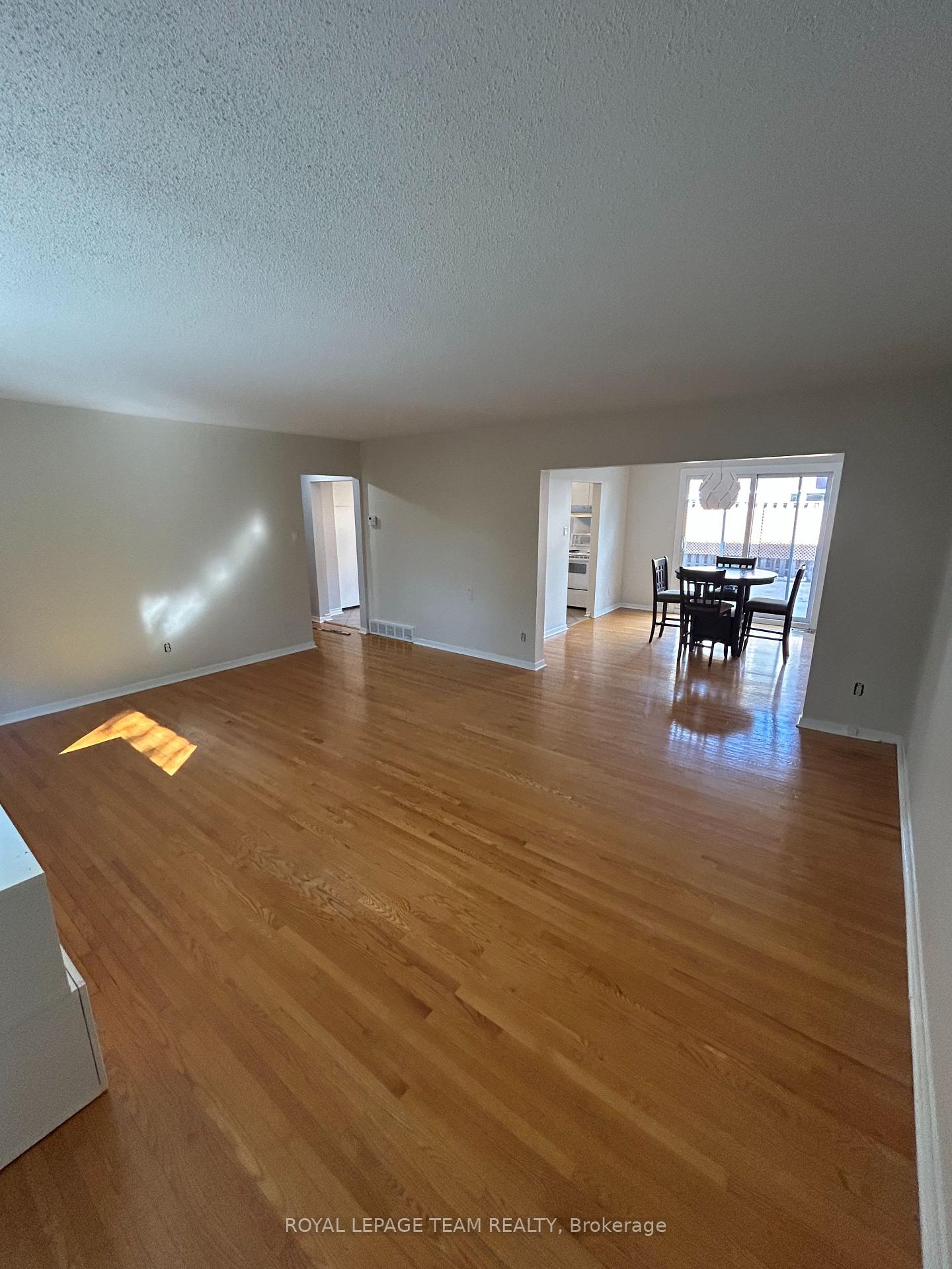 Photo 9 of Unit A, 761 Ridgewood Avenue, Ottawa, Mooneys Bay/Riverside Park — HOMEH