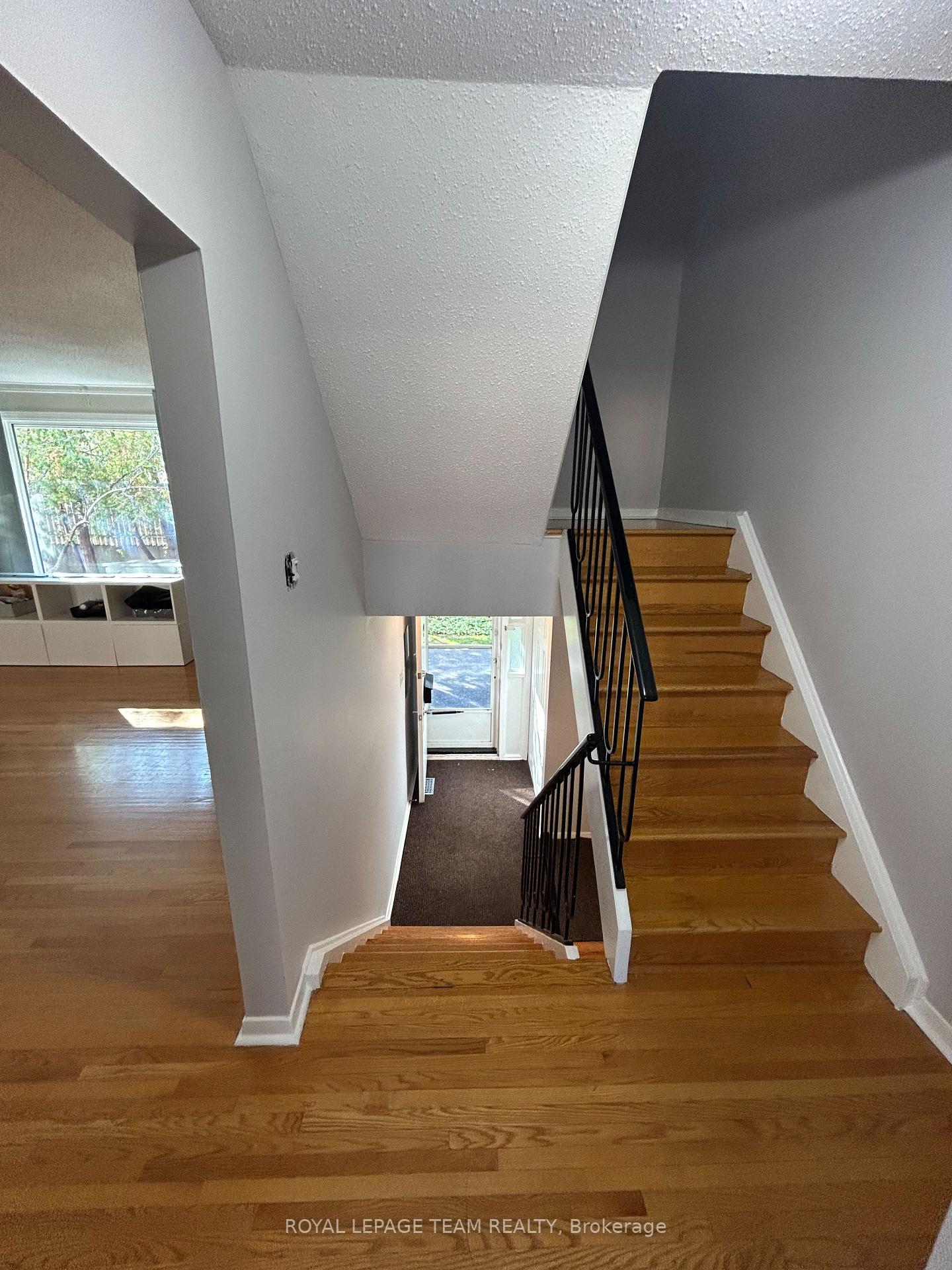 Photo 10 of Unit A, 761 Ridgewood Avenue, Ottawa, Mooneys Bay/Riverside Park — HOMEH