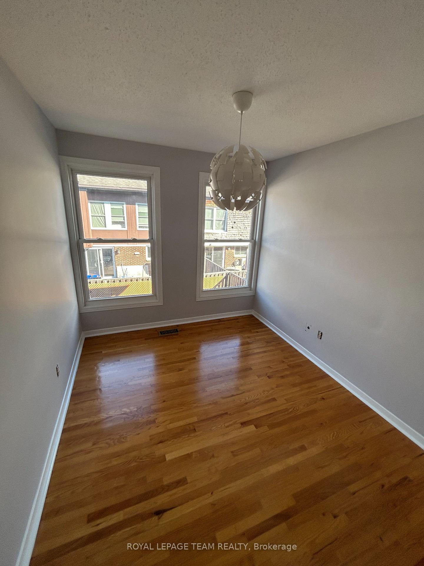 Photo 13 of Unit A, 761 Ridgewood Avenue, Ottawa, Mooneys Bay/Riverside Park — HOMEH
