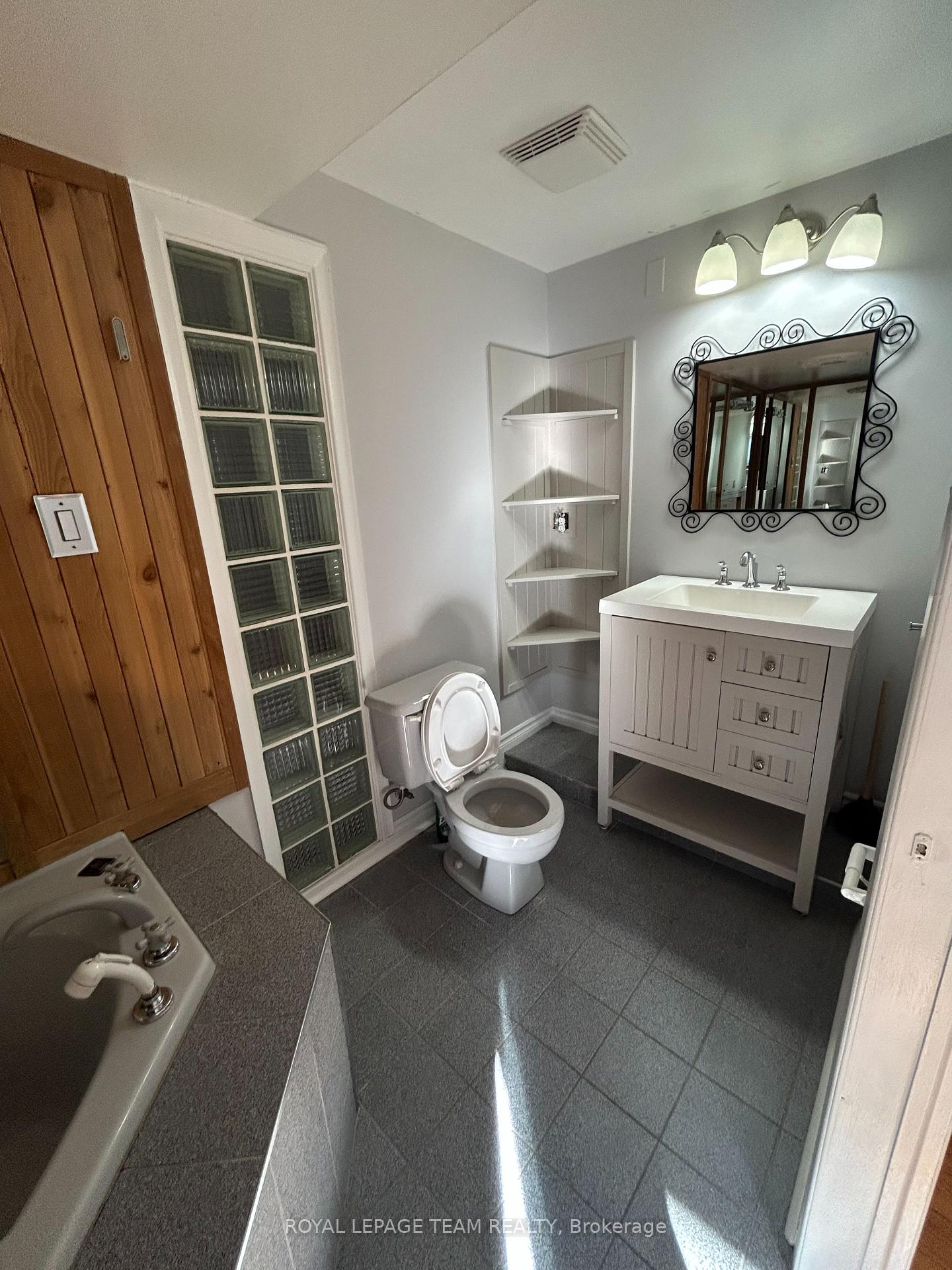 Photo 16 of Unit A, 761 Ridgewood Avenue, Ottawa, Mooneys Bay/Riverside Park — HOMEH