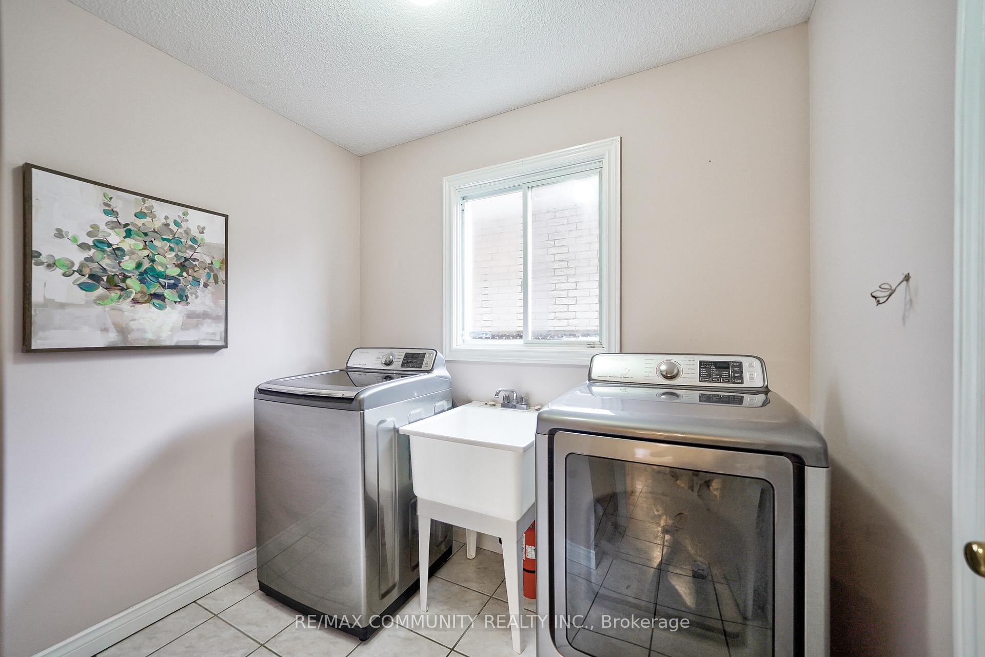 Photo 16 of 3 Resolute Drive, Hamilton, Crerar — HOMEH