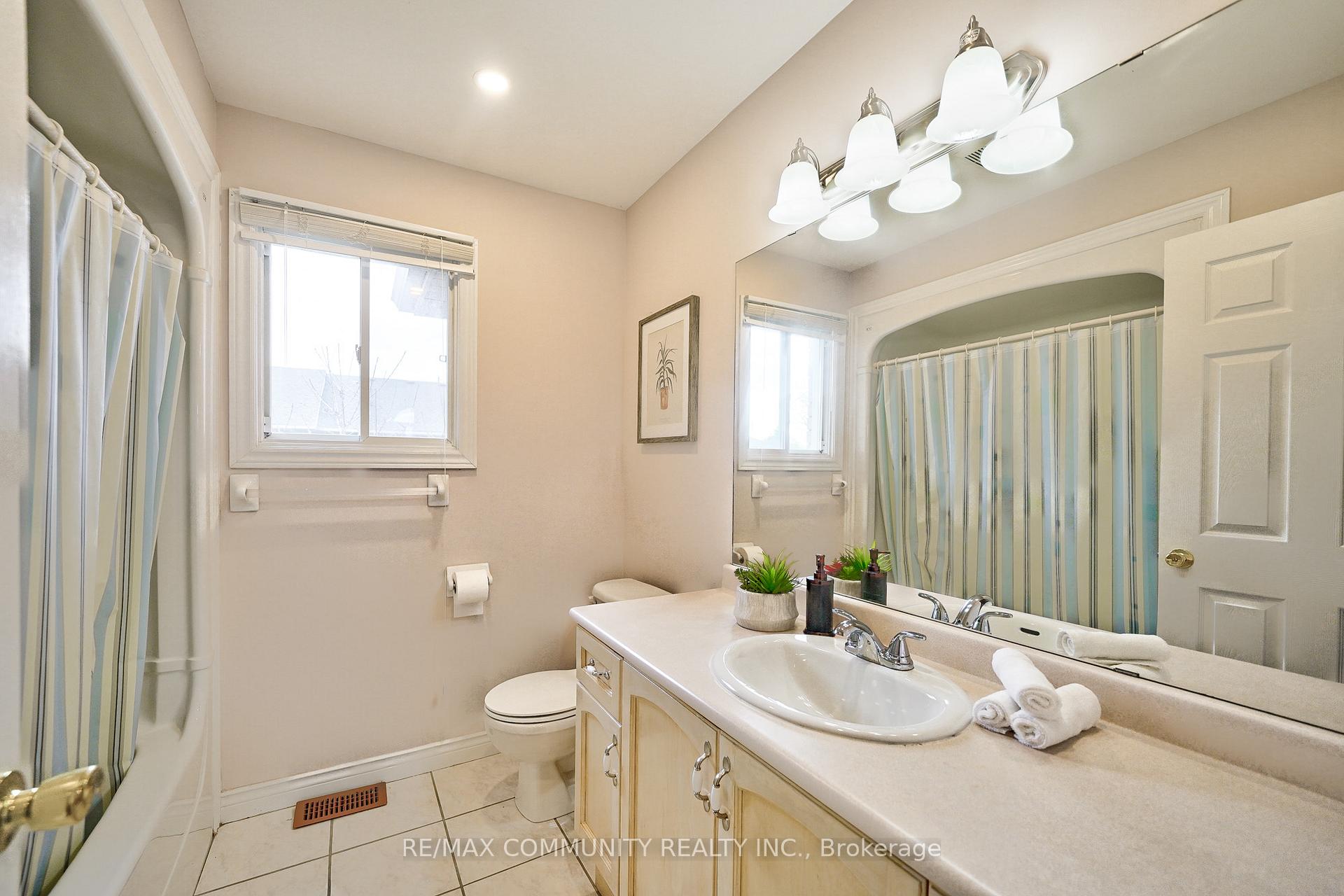 Photo 30 of 3 Resolute Drive, Hamilton, Crerar — HOMEH