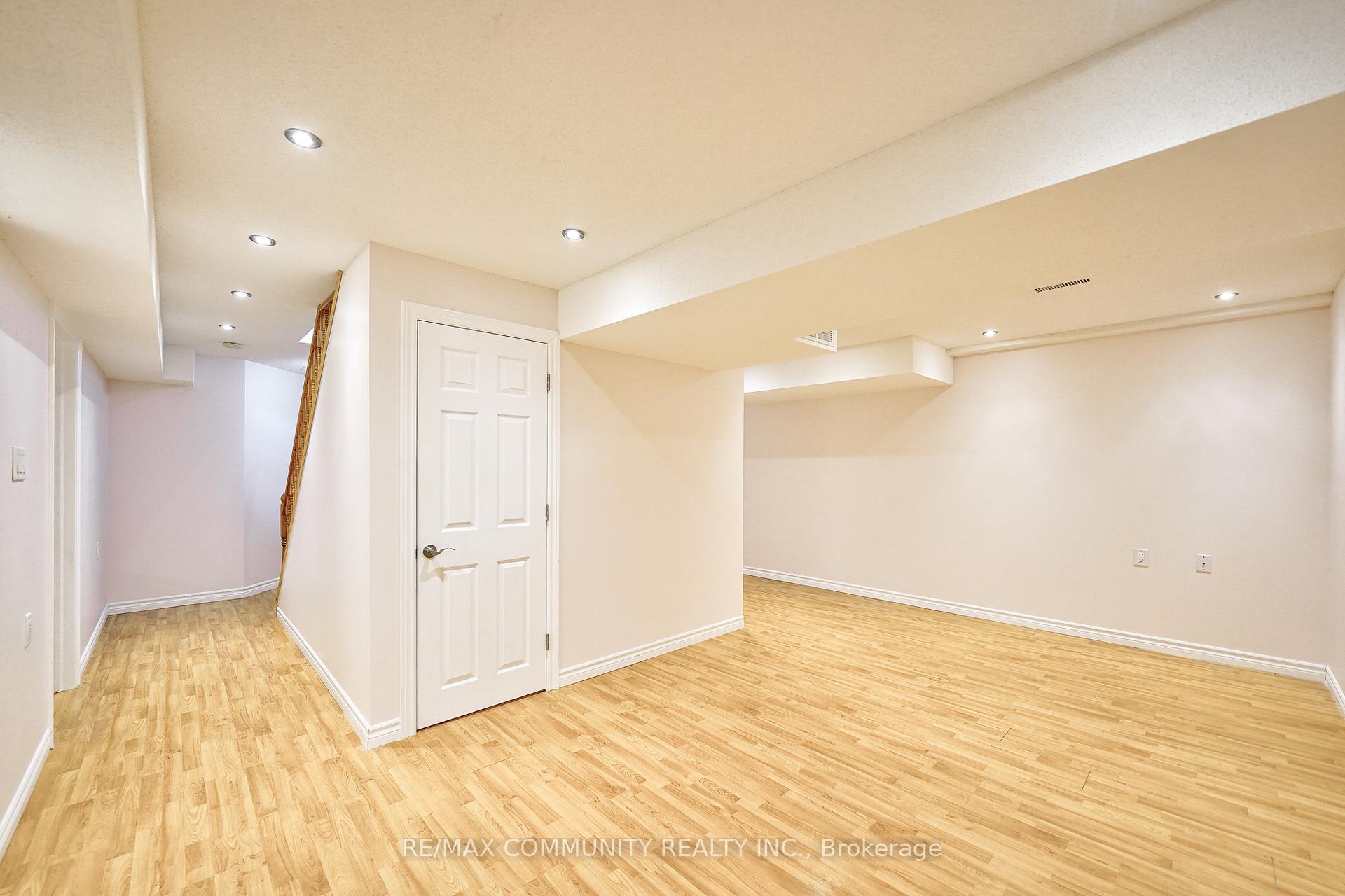 Photo 35 of 3 Resolute Drive, Hamilton, Crerar — HOMEH