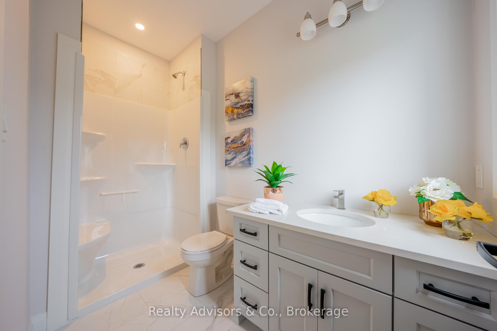 Photo 2 of 165 Gordon Street, Chatham-Kent, Bothwell — HOMEH