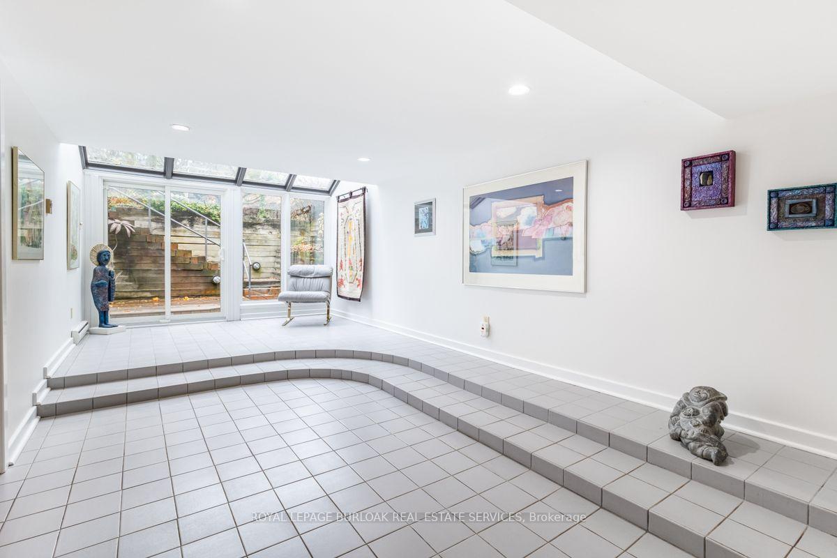 Photo 23 of 103 Mcgregor Crescent, Hamilton, Ancaster — HOMEH