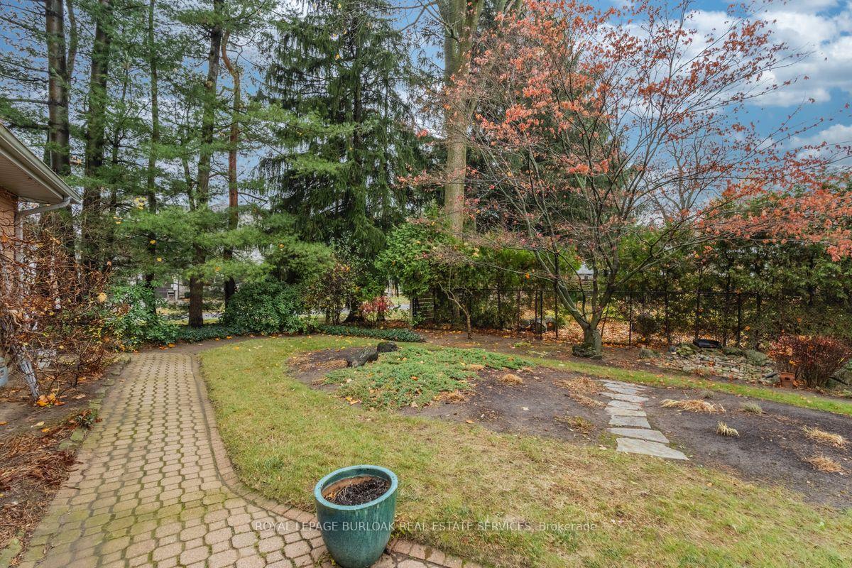 Photo 33 of 103 Mcgregor Crescent, Hamilton, Ancaster — HOMEH