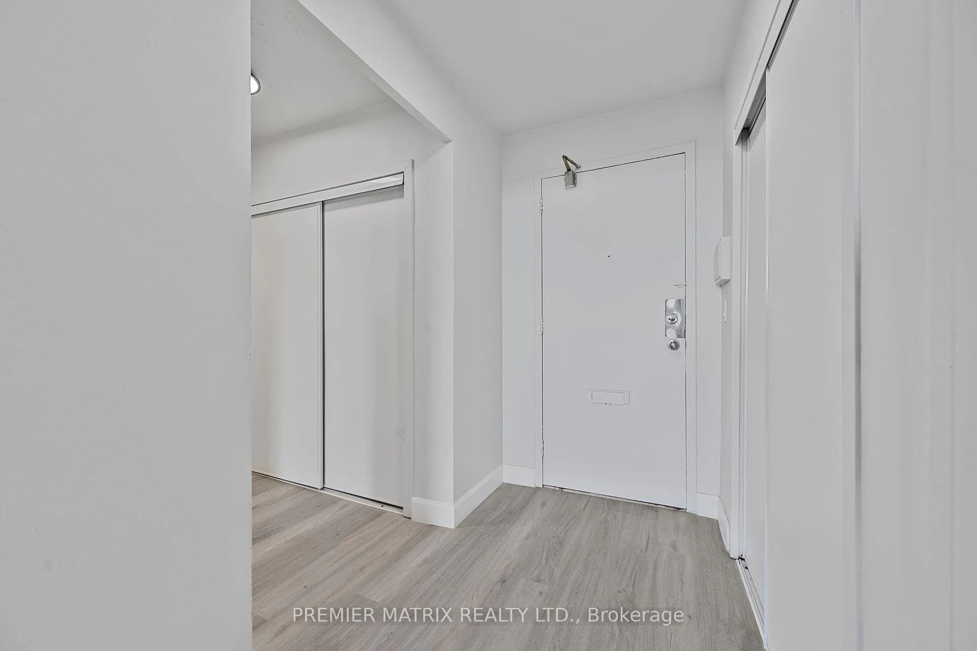 Photo 10 of Unit 2108, 65 Thorncliffe Park Drive, Toronto, Thorncliffe Park — HOMEH