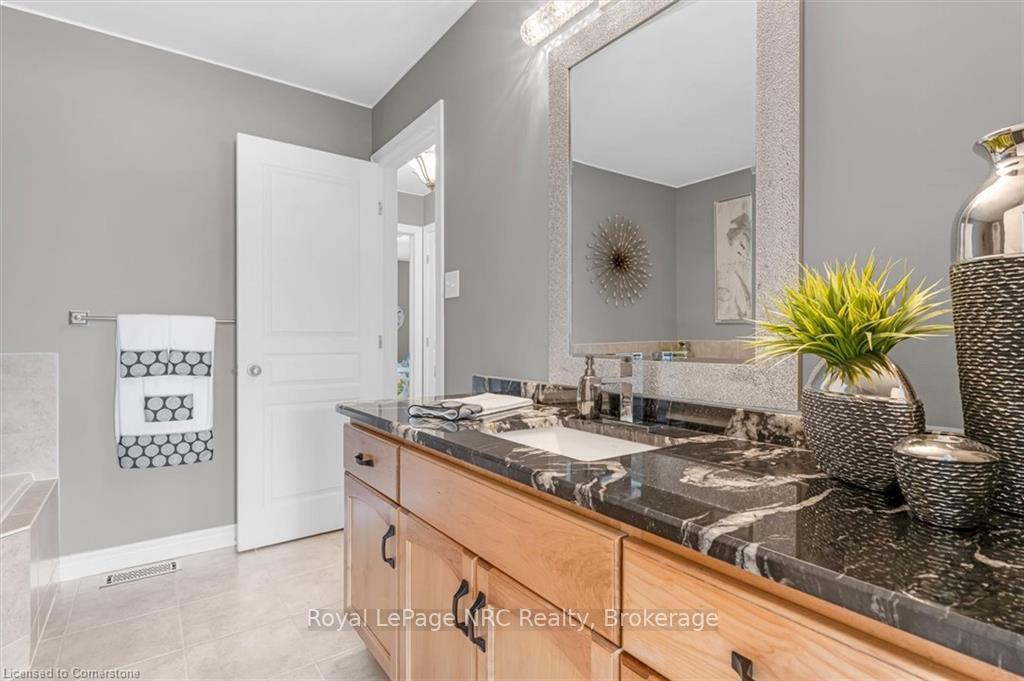 Photo 16 of Unit 17, 242 Upper Mount Albion Road, Hamilton, Stoney Creek Mountain — HOMEH