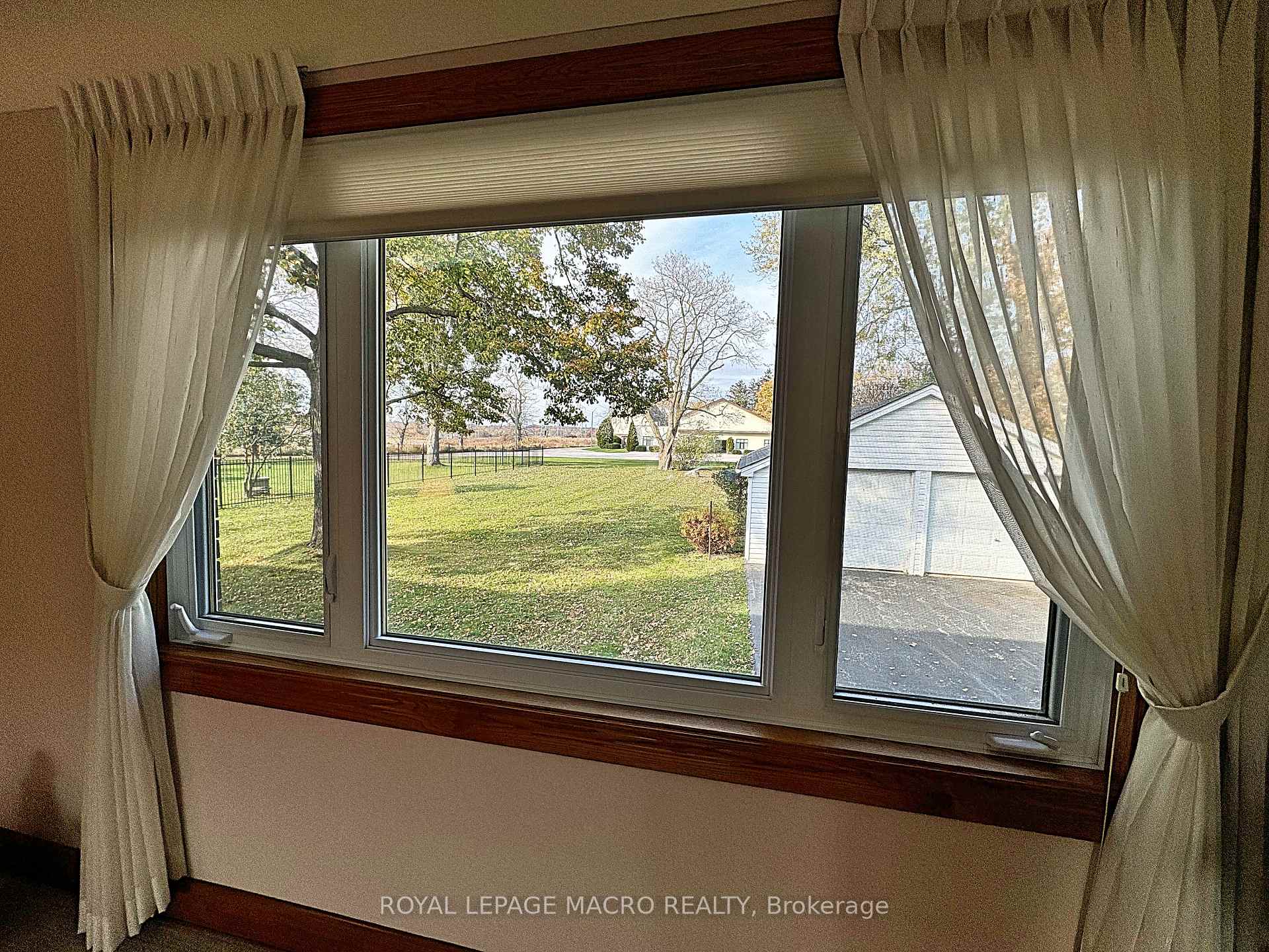 Photo 6 of 124 Aldercrest Avenue, Hamilton, Allison — HOMEH