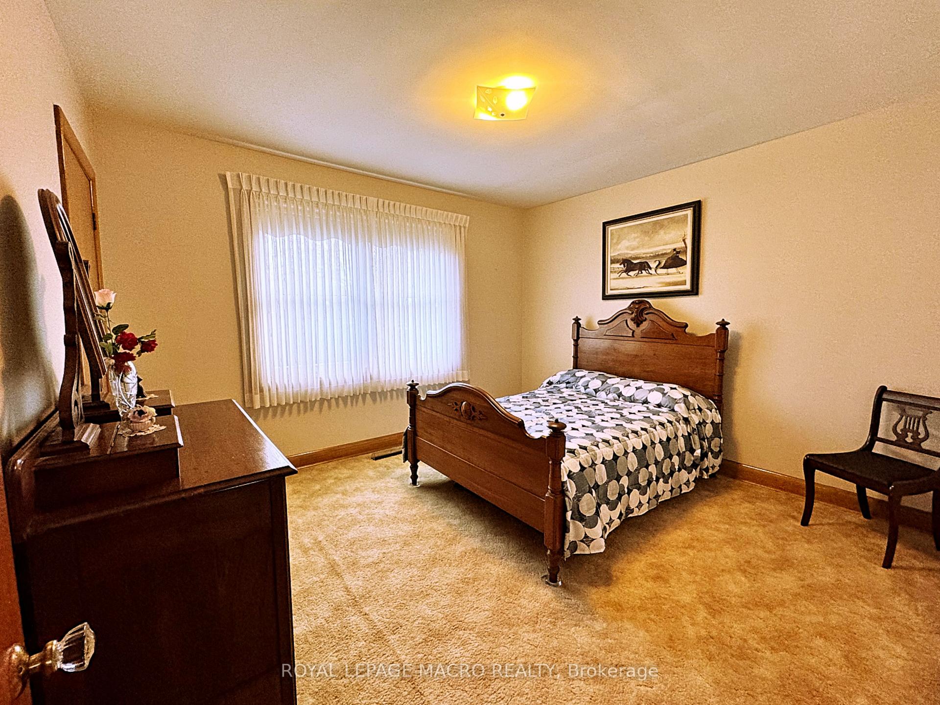 Photo 10 of 124 Aldercrest Avenue, Hamilton, Allison — HOMEH