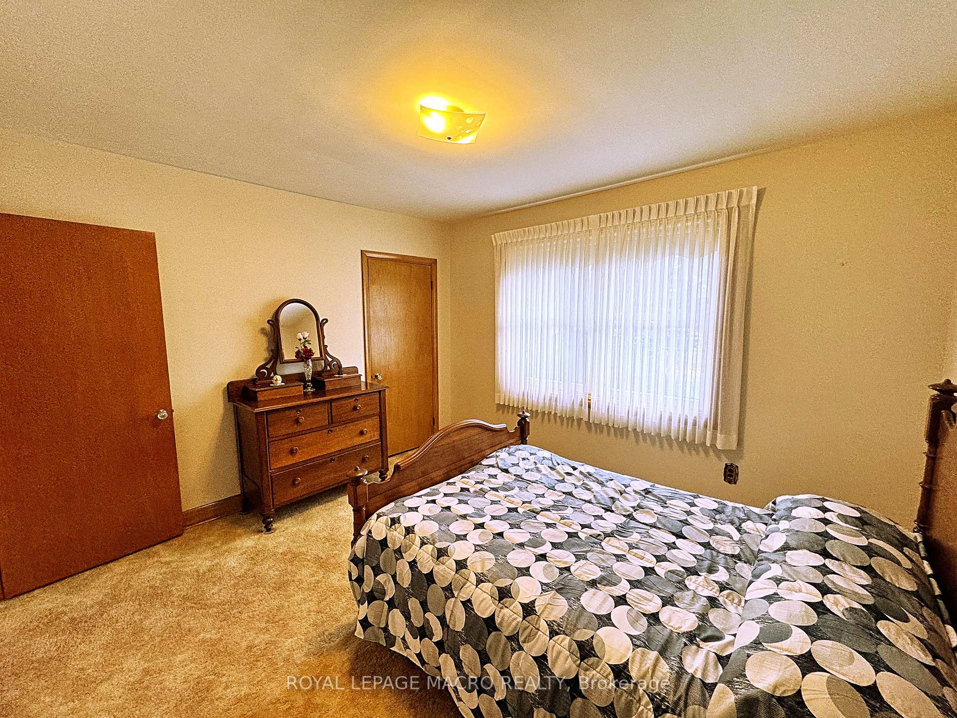 Photo 11 of 124 Aldercrest Avenue, Hamilton, Allison — HOMEH