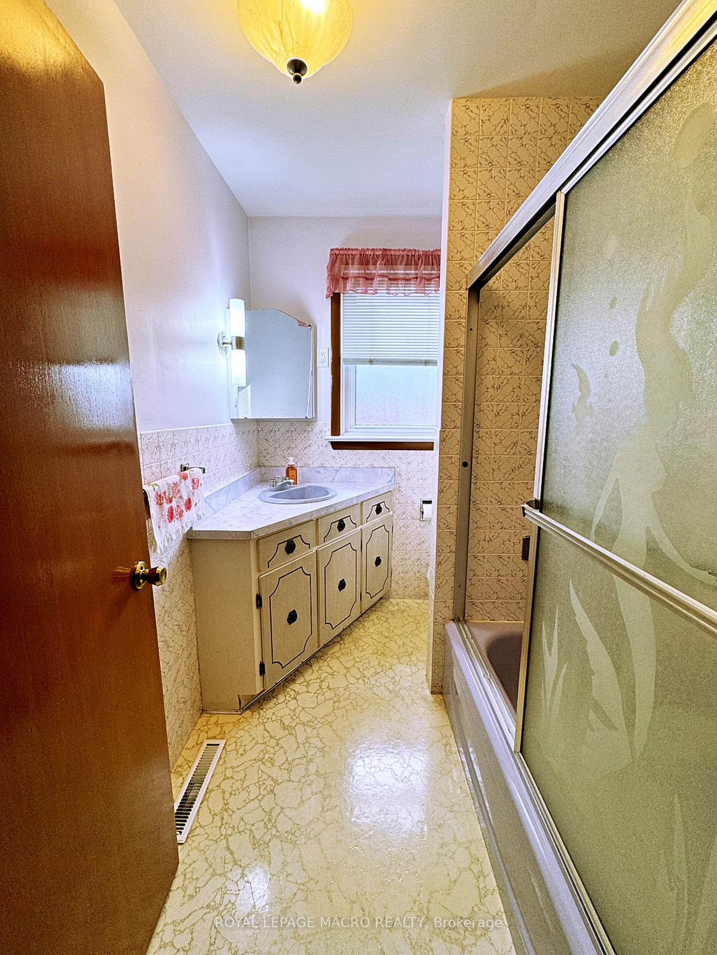 Photo 16 of 124 Aldercrest Avenue, Hamilton, Allison — HOMEH