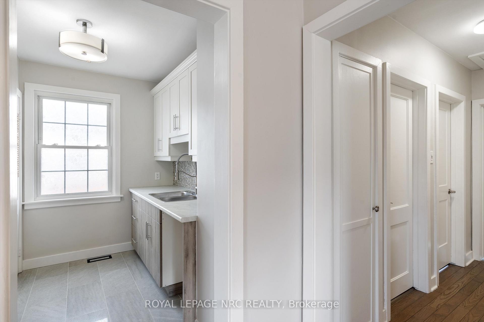 Photo 12 of 75 Argyle Crescent, St. Catharines, E. Chester — HOMEH
