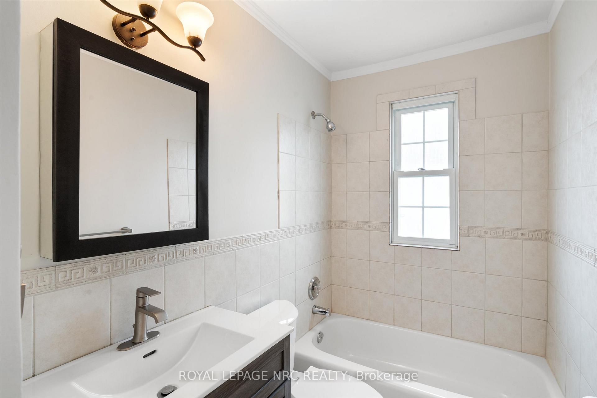 Photo 20 of 75 Argyle Crescent, St. Catharines, E. Chester — HOMEH
