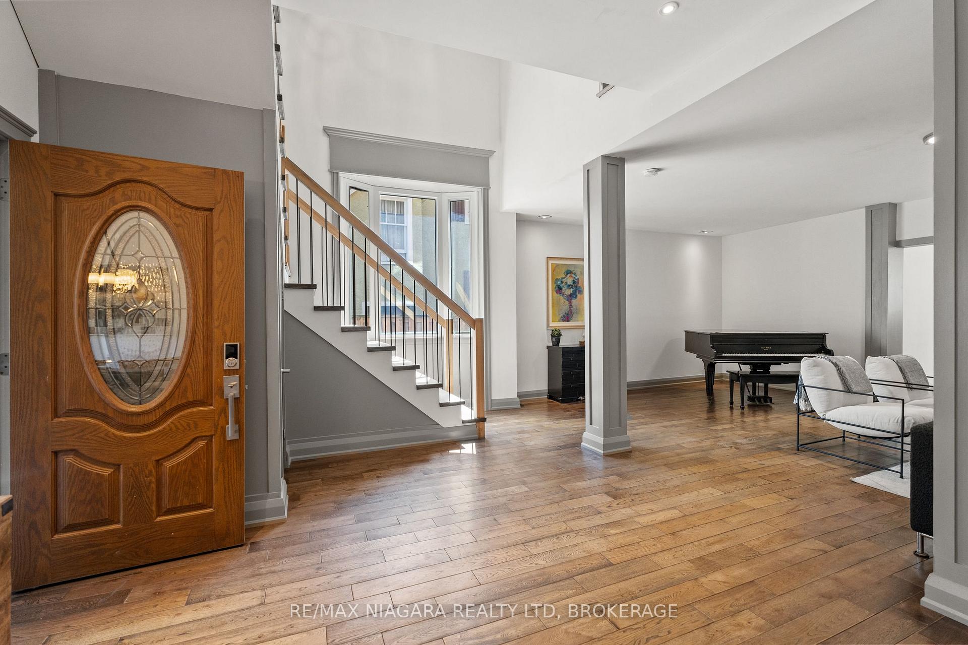 Photo 6 of 17 Thomas Street, St. Catharines, Downtown — HOMEH