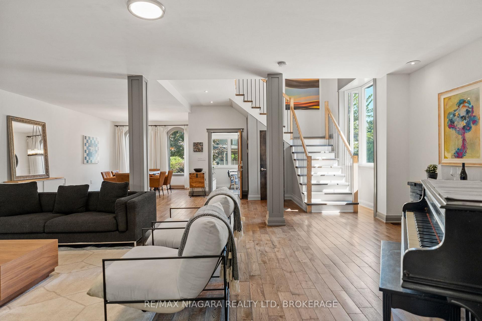 Photo 9 of 17 Thomas Street, St. Catharines, Downtown — HOMEH
