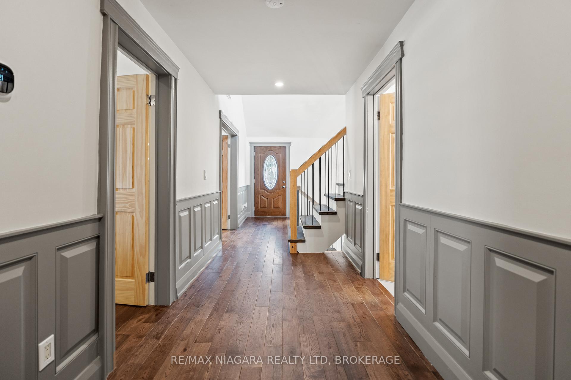 Photo 31 of 17 Thomas Street, St. Catharines, Downtown — HOMEH