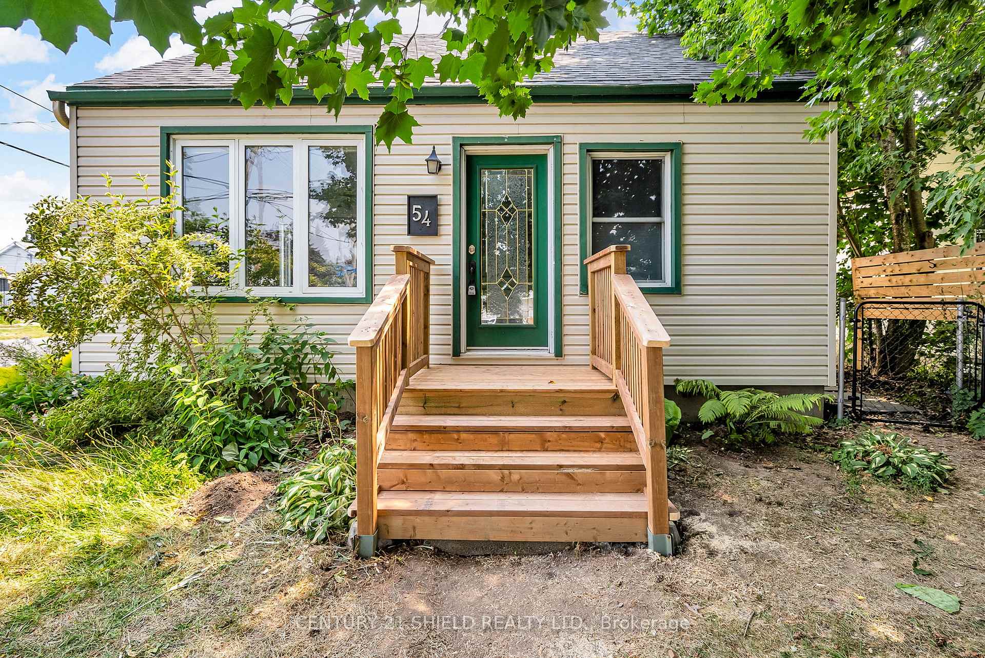Photo 3 of 54 12th Street E, Cornwall — HOMEH
