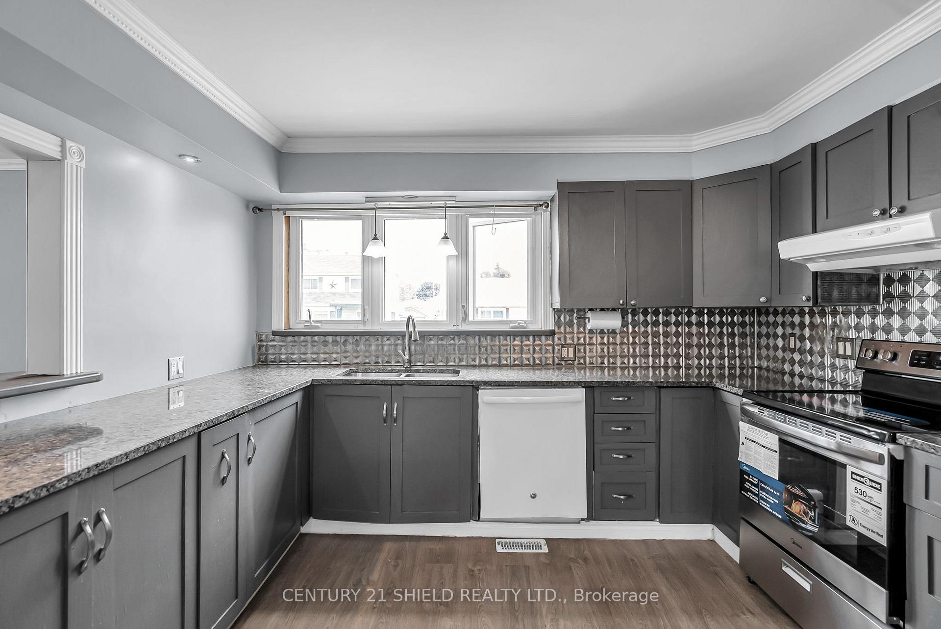 Photo 14 of 54 12th Street E, Cornwall — HOMEH