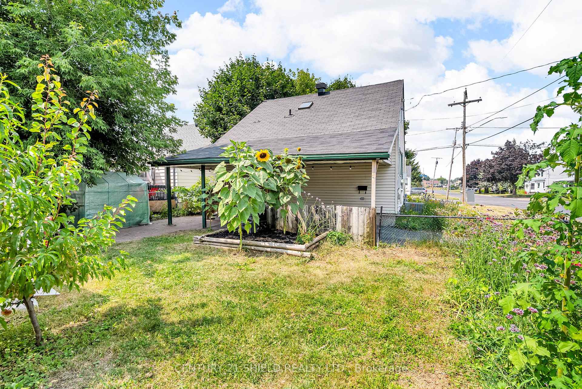 Photo 30 of 54 12th Street E, Cornwall — HOMEH