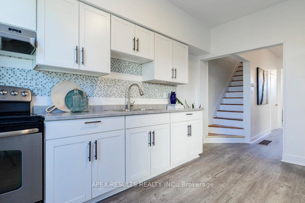 Photo 11 of 536 James Street N, Hamilton, North End — HOMEH