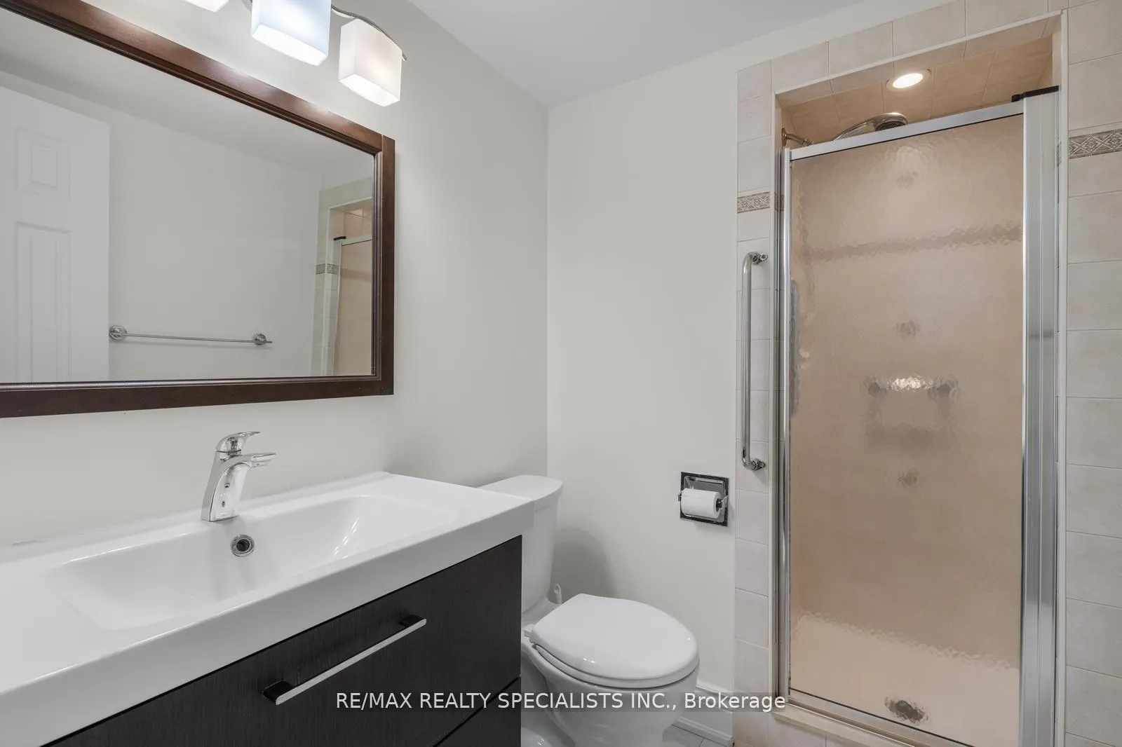 Photo 19 of Unit 803, 820 Burnhamthorpe Road, Etobicoke, Markland Wood — HOMEH