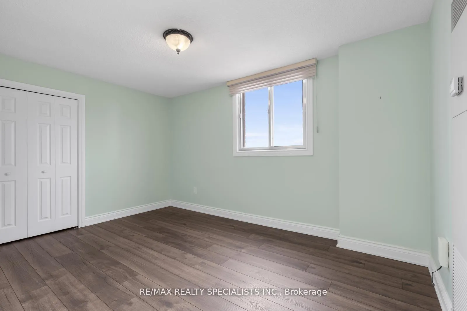 Photo 20 of Unit 803, 820 Burnhamthorpe Road, Etobicoke, Markland Wood — HOMEH
