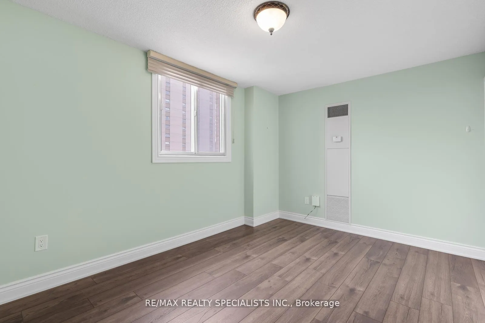 Photo 27 of Unit 803, 820 Burnhamthorpe Road, Etobicoke, Markland Wood — HOMEH