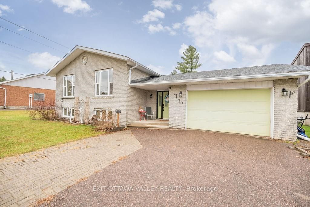 Photo 1 of 37 Thomas Street, Deep River — HOMEH