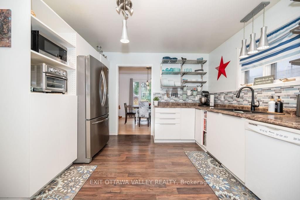 Photo 12 of 37 Thomas Street, Deep River — HOMEH