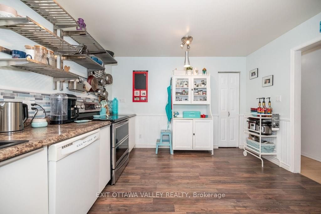Photo 15 of 37 Thomas Street, Deep River — HOMEH
