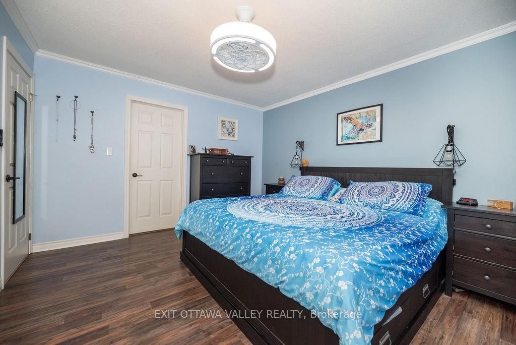 Photo 18 of 37 Thomas Street, Deep River — HOMEH